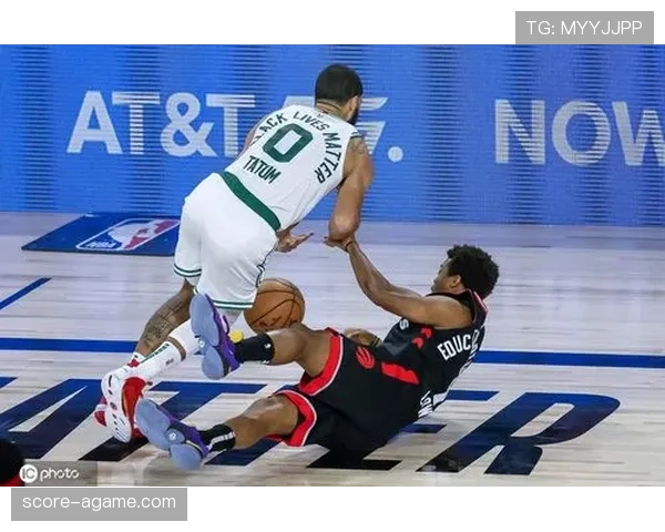 洛瑞挡拆创造高效得分空间，提升猛龙关键回合组织力