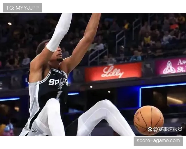 邓肯内线高效挡拆助马刺提升防守稳定性