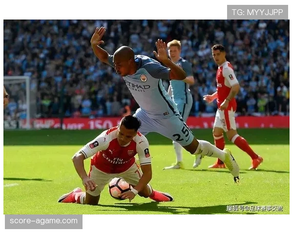 奥斯梅恩 vs 吉鲁：全能性与终结效率的战术差异在哪