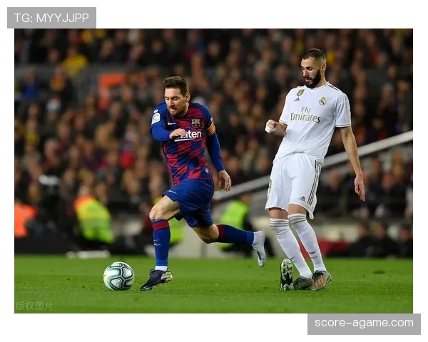 本泽马与梅西金球之争：数据与荣誉如何体现历史定位差距